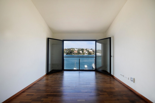 Already from the living area as well as the kitchen area you can see the sea