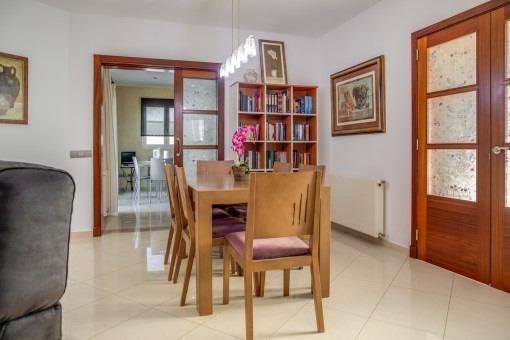 Dining area with direct access to the kitchen