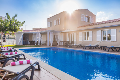 Beautiful villa in Mahon with pool, large garden and holiday rental license