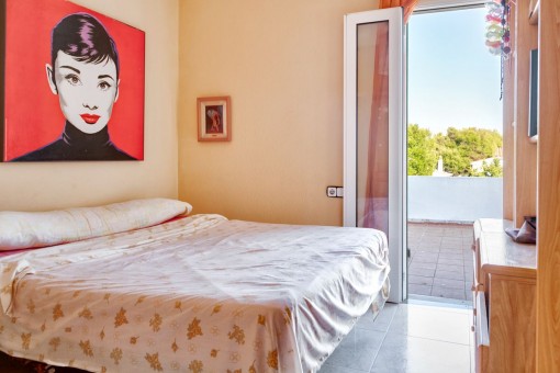 Bedroom with direct access to the terrace