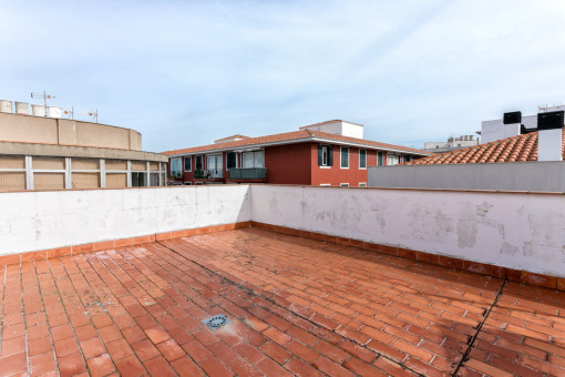 Spacious roof terrace
