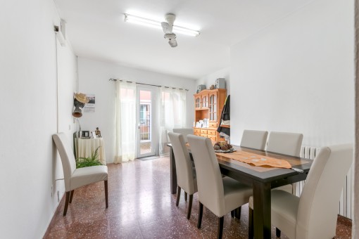 Wonderful, bright dining area