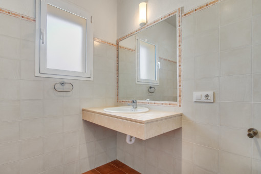 Further bathroom