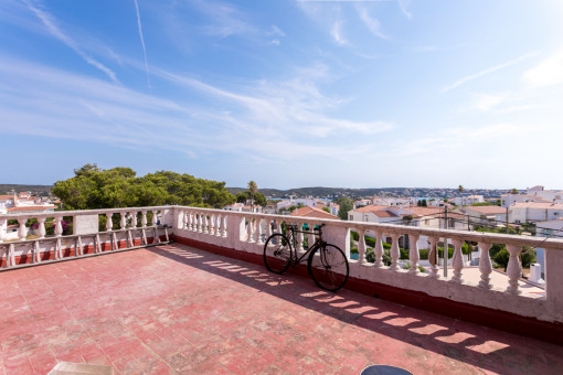 Roof terrace with fantastic views of the harbour