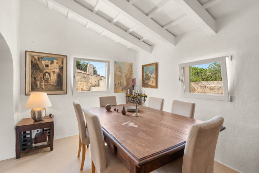 Bright and beautiful dining area