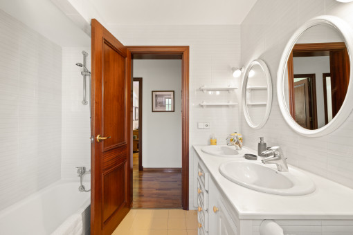 One of 3 bathrooms