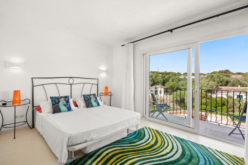 Double bedroom with balcony