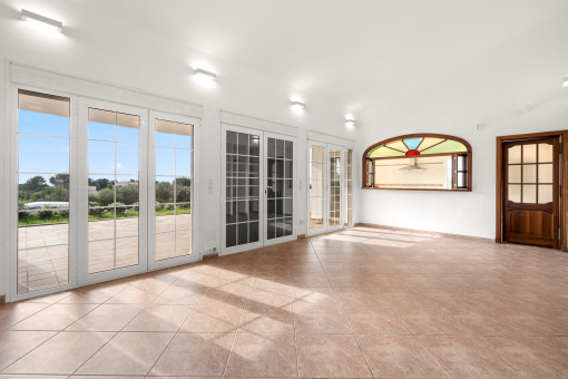 Light flooded living area