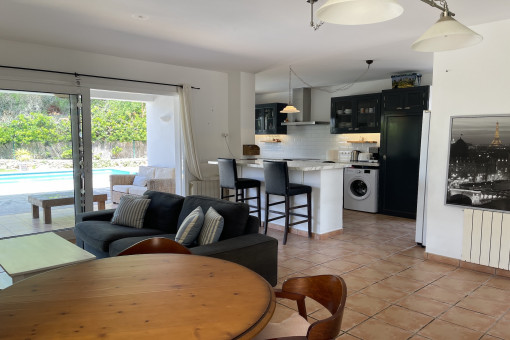 Villa 300 m from the beach swimming pool terraces closed garage fenced plot Binisafua Playa Menorca