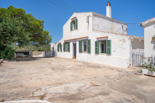Beautiful rural estate of 42 ha with various buildings and unobstructed views 7 