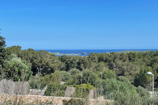 Building plot for 1 or 3 detached houses with sea view in Coves Noves Minorca
